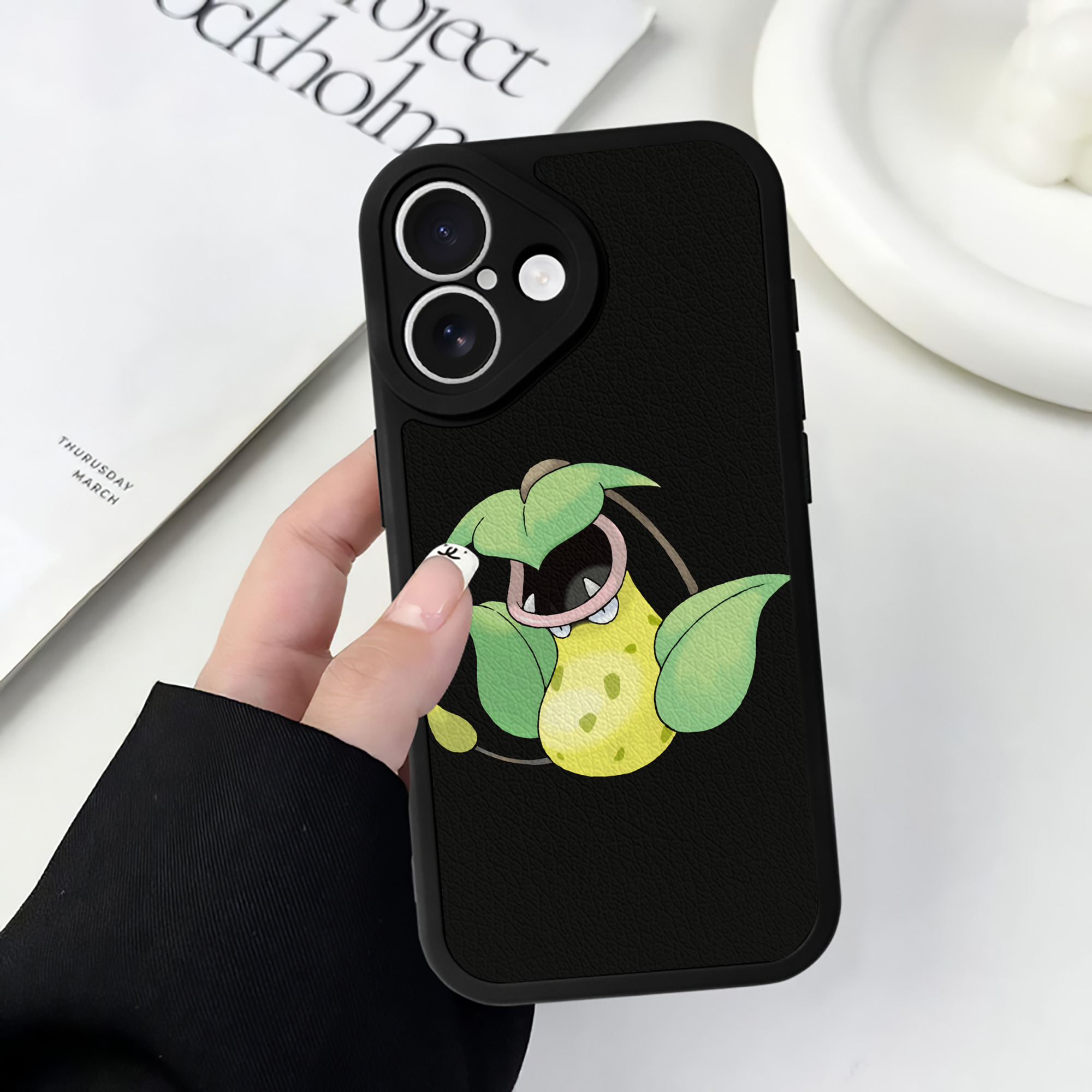 （画像用） ポケットモンスター Pokémon 【iPhone 16シリーズ対応】シリコンスマホケース（レザー調） 材質：シリコン